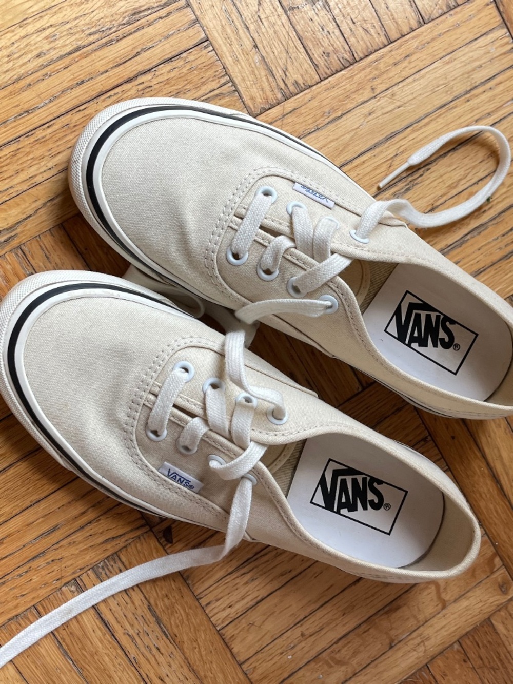 the original cream white Vans authentic shoe women’s 7